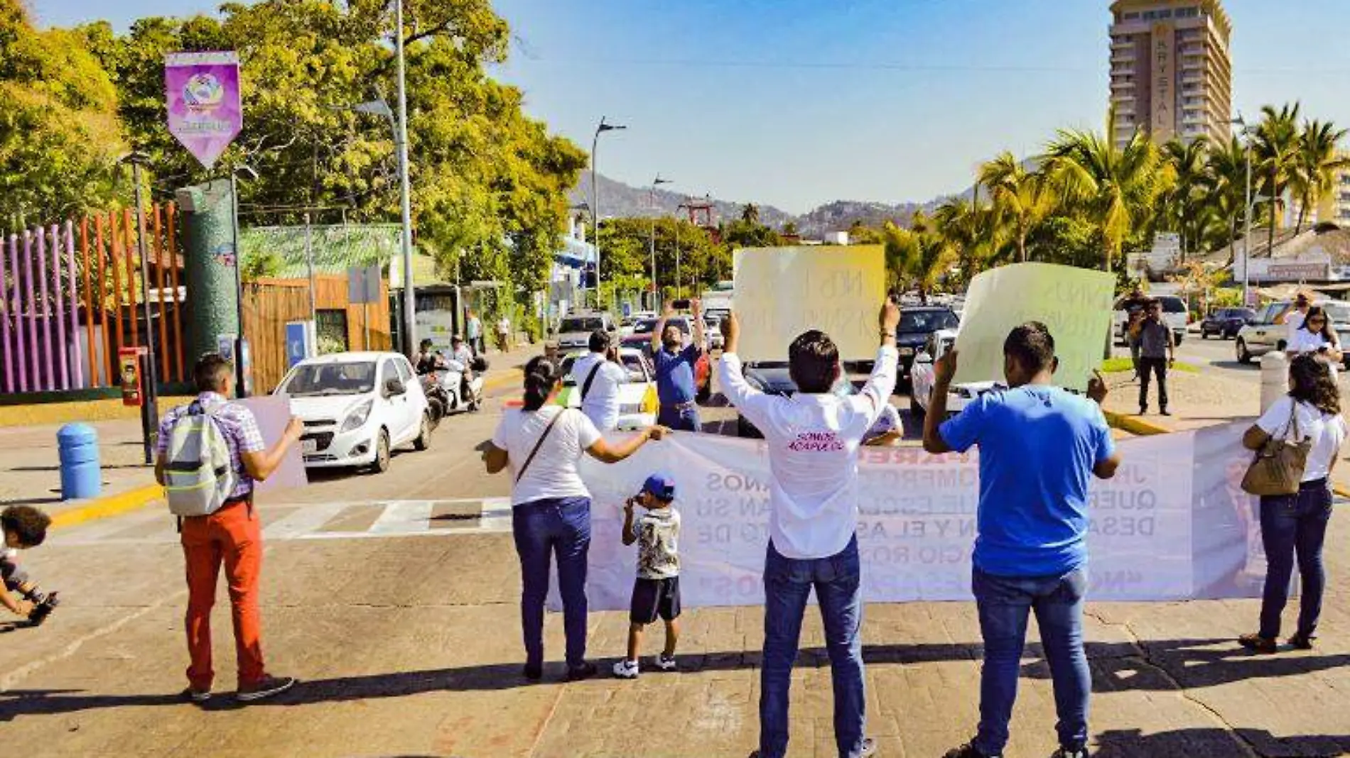 Acapulco protesta por desaparecido acusan a la policía municipal